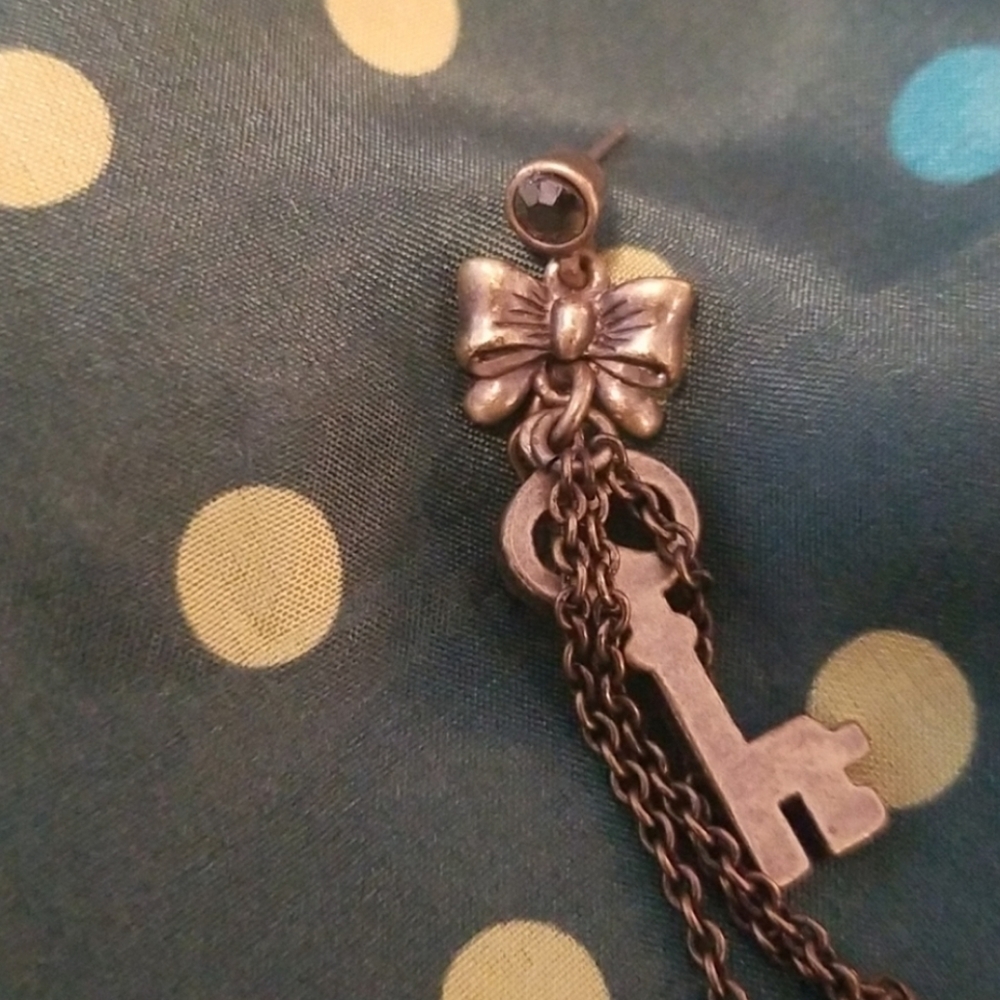 RARE Betsey Johnson Lock & Key Mismatched Drop Earrings - Picture 5 of 11